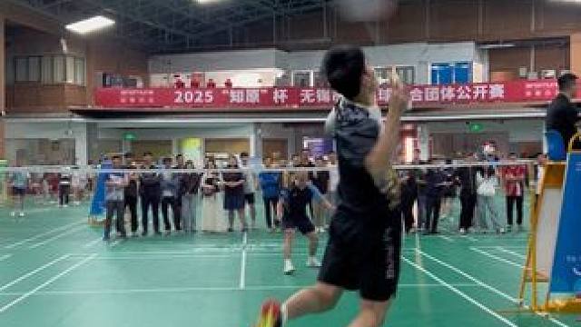 羽毛球单打比赛很少，因为确实累