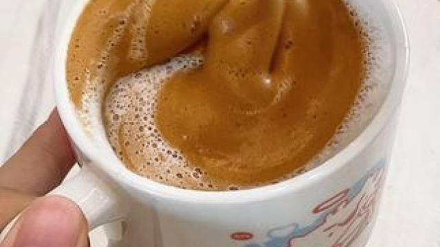 在家做海盐芝士拿铁，真的好好喝！#海盐芝士拿铁 #自己做咖啡 #早八人的精神状态 #咖啡日常