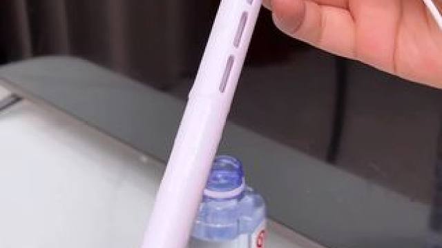 拧在水瓶上就能用的加湿器你见过嘛?小巧便槜很安静，出门带上也方便。#水瓶加温器 #甜甜圈加湿器