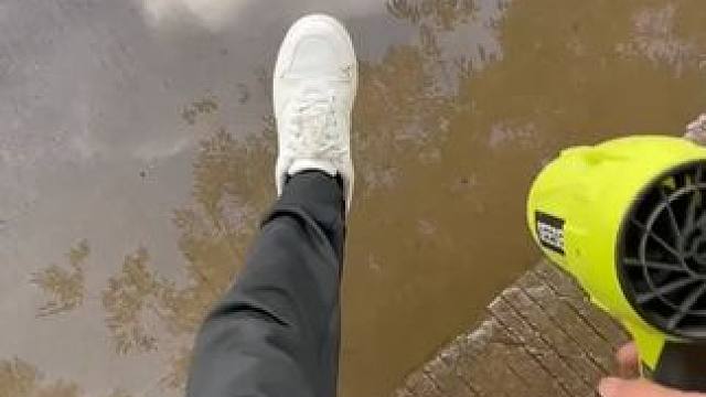 有了这个，下雨天再也不怕湿鞋了~ #玩个很新的东西