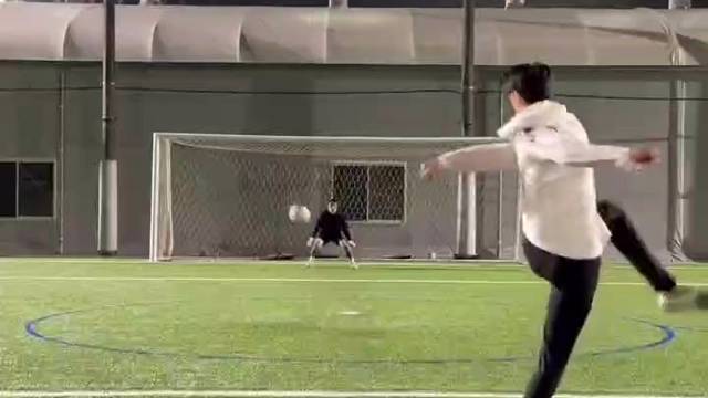 小个子门将看完自信心爆棚！#足球