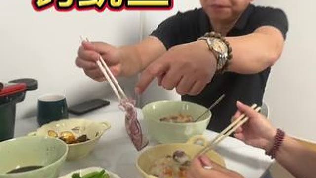 小妹男友出海海钓，满满的新鲜鱿鱼，直接白灼吃着更鲜味！ #原创视频 #海钓 #钓鱼 #vlog #v