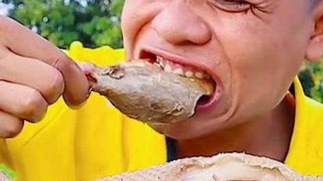 午饭吃大鸭子 #美食 #泰国美食 #户外美食 #内容启发搜索