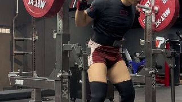 3 Day→
深蹲 172.5X1 150X3
卧推 107.5X5 90X8
#力量举