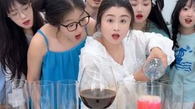 变色赢奖励，哈哈太好玩了 #办公室搞笑 #盲选 #真会玩系列 #冷酸灵7天密集修护牙膏