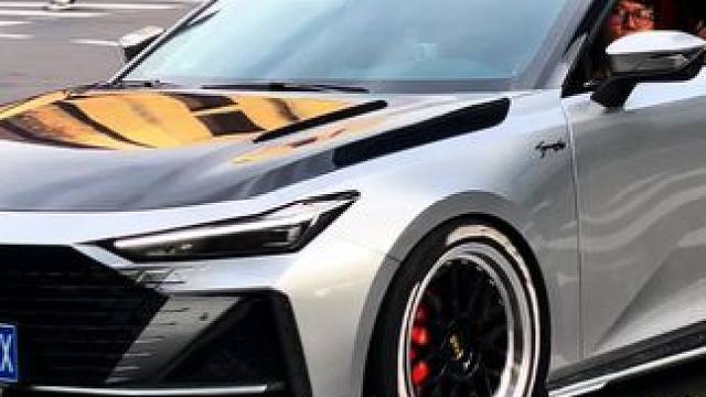 杭州万象城汽车街拍：国产a7，长安univ#长安univ #痛车 #改装 #dou是好车