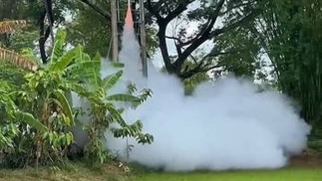 大号窜天猴发射 #美食 #泰国美食 #户外美食 #内容启发搜索