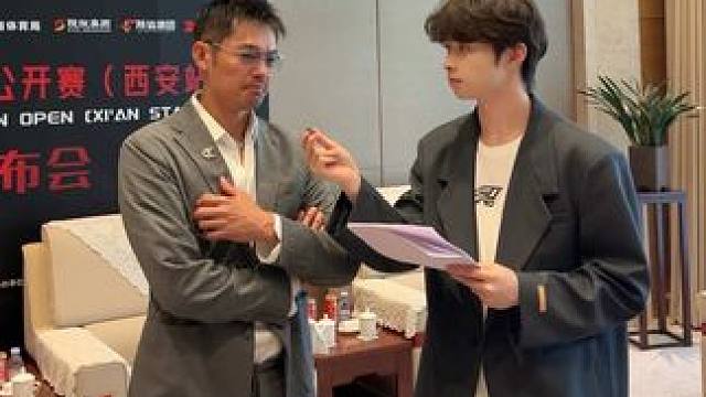 你们猜到神秘嘉宾是谁了吗？ #羽毛球 #林丹 #西安林丹杯 #镜坠离心