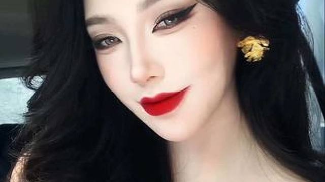 画完你也是大美女！！ #妆教 #红唇妆 #美妆 #御姐