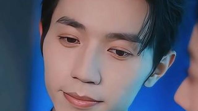 一次意外她成了他的金主，两人甜蜜同居，她兢兢业业工作拿着三千的月薪娇养着她的小白脸，殊不知，他真实身