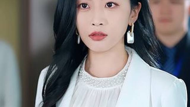 在看到妻子抛下自己时，男人就已经打算离开了… #万里之外 #因为一个片段看了整部剧 #好剧推荐