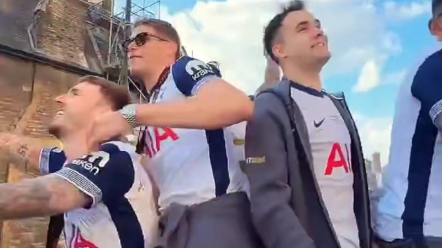 人山人海！疯狂庆祝！# 足球的魅力