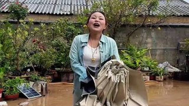 下大雨的时候，还得是这个超大号的雨伞，晴雨两用折叠雨伞，收纳方便#超大号雨伞  #晴雨两用伞  #伞