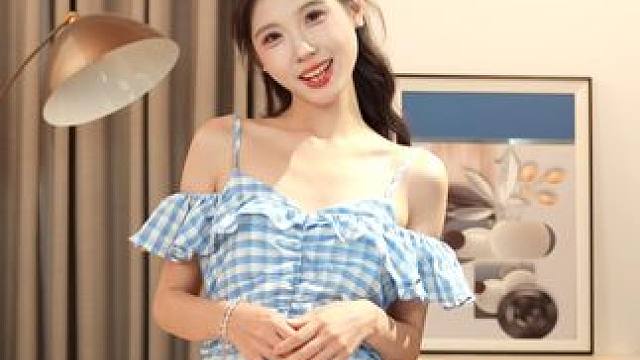 穿着蓝色过夏天 #夏季穿搭 #新款时尚女装 #谁穿谁好看系列 #可爱减龄穿搭