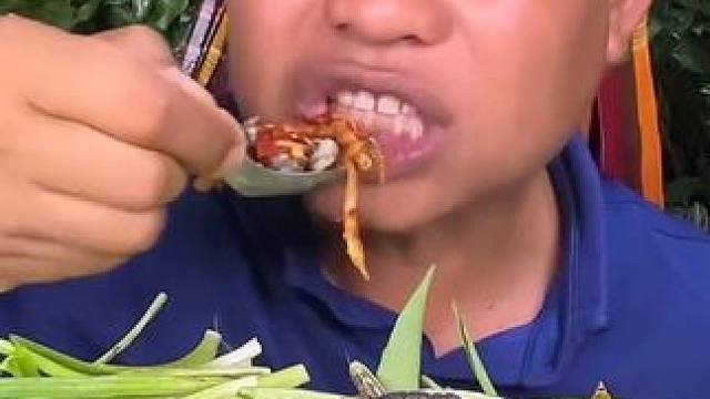 酸辣️木瓜丝拌田螺肉 #美食 #泰国美食 #户外美食 #内容启发搜索