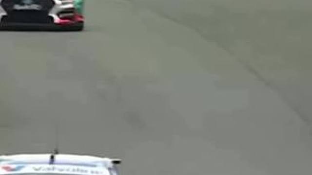 不服就是干！ #封闭赛道请勿模仿 #赛车比赛 #赛车运动 #赛车文化 #弯道快才是真的快