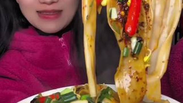 #吃货日常 #美食分享 #大口吃面过瘾
