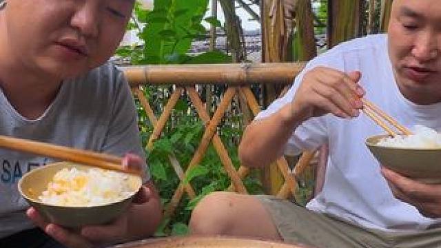 留给媳妇的腊蹄子炖给大哥吃了，软烂入味香惨了！ #大山里的味道 #新农人计划2025 #村里的端午是