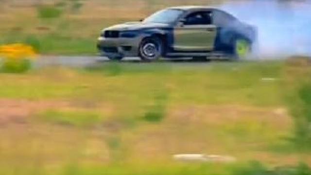 独属于内燃机的浪漫时刻
#漂移 #漂移车 #赛车 #山东荣和国际赛车场 #tnt漂移俱乐部