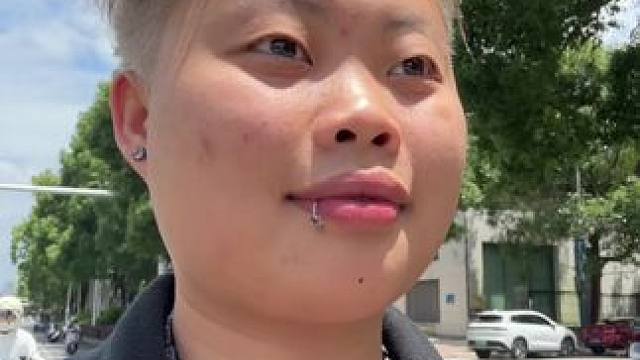 #霸总驾到 为什么紧闭嘴巴 因为怕喝水