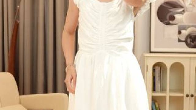 回忆纯白的茉莉花#新款上新 #夏季新品穿搭 #谁穿谁好看系列 #白色控 #连衣裙穿搭