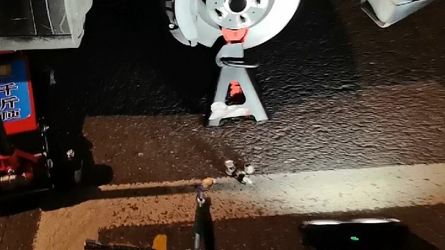 闪援移动轮胎店