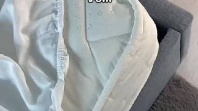 找到的这款隐形床单固定器真的太好用了，不伤床单不留痕迹，床垫下面一压就能一直重复使用了！