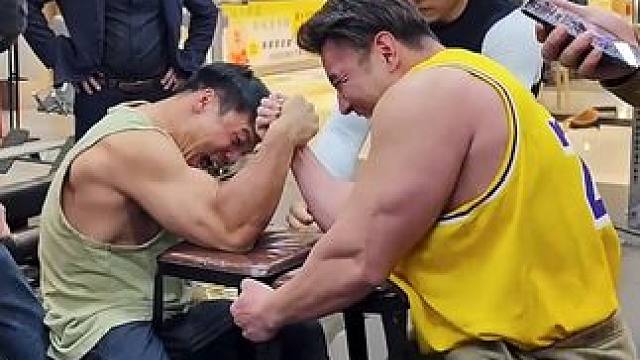 腕力球甩掉鼠标手！办公室白领亲测有效！ #腕力球 #自律 #健身