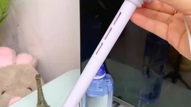 加湿器 拧在水瓶上就能用的加湿器你见过嘛?小巧便槜很安静，出门带上也方便。#水瓶加温器 #甜甜圈加湿