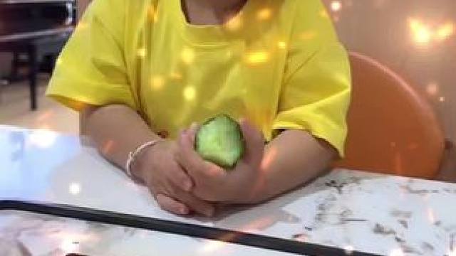 端午安康呀！愿我的宝贝平安健康 无忧无虑的成长#端午节#小吃货的日常 #小朋友爱吃 #吃东西样子真可