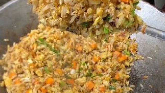 我做的蛋炒饭怎么样 #美食 #内容启发搜索 #户外美食 #泰国美食