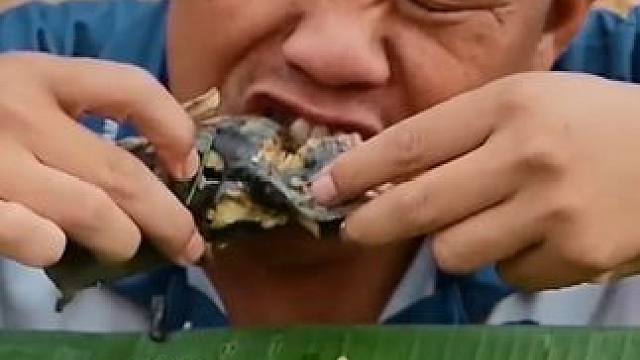 铁锅炖鱼真香 #美食 #内容启发搜索 #泰国美食 #户外美食