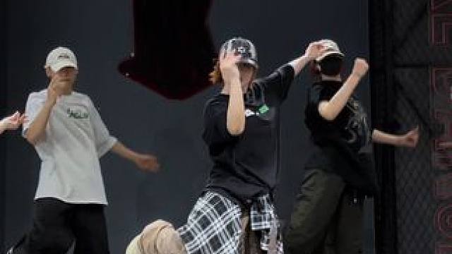 明天就六一了，我还没想好怎么过？你有什么建议吗？ #hiphop #死一样的痛过舞蹈挑战 #星宝编舞