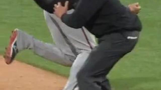 神级防守 Austin Riley, what a play!