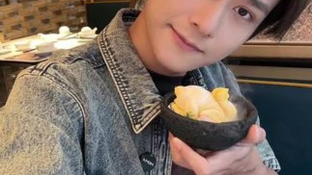 我们广东人吃鸡已经刻到骨子里了，连雪糕都是白切鸡的形状 #夏天从一口冰淇淋开始 #吃喝玩乐图鉴 #冰