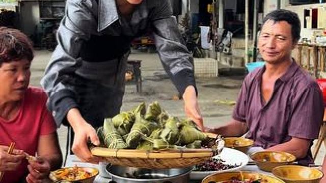 带大家体验一下 端午节忙碌的女人 #端午#端午就要这样过#包粽子#双凤#新农人计划2025