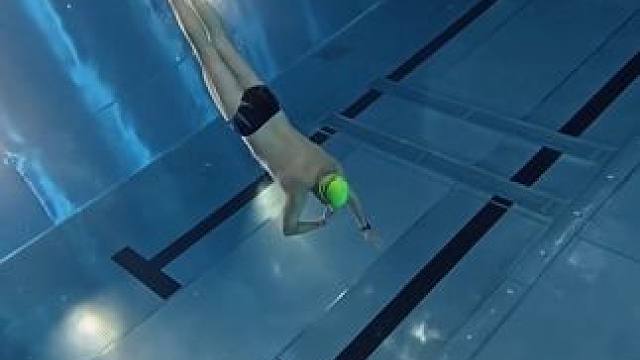 一口气潜游40米距离‍♀️感受一下丝滑的潜水训练！ #自由潜水 #游泳 #潜水 #游泳训练