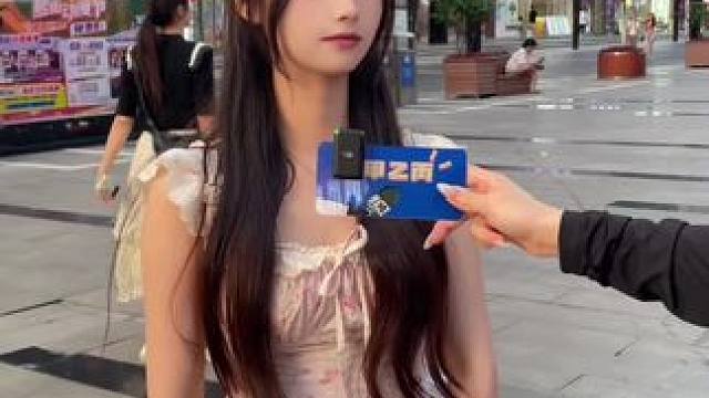 最近哪首歌让你单曲循环？#真实街访 #内容太过真实