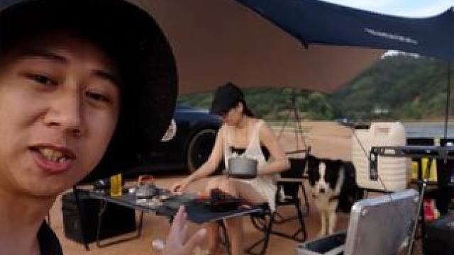 喜欢露营的理由到底是什么呢？ 喜欢露营的理由有很多，其中之一就是对火的热爱。
树木吸收了太阳的能量，