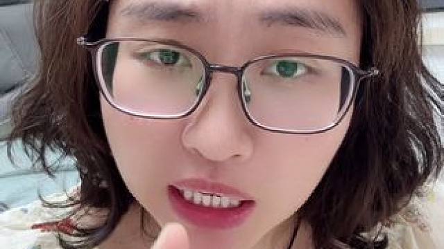 #在人间 #赵丽颖在人间做永不下线的NPC #张一山新剧人设 #赵丽颖 #万万没想到