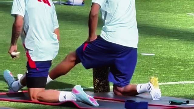 亚马尔回归西班牙国家队训练，期待创造历史