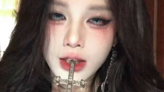 看起来乖乖的，其实坏坏的~ #妆容分享 #不一定斩男但一定斩女 #爆改 #变装看我的