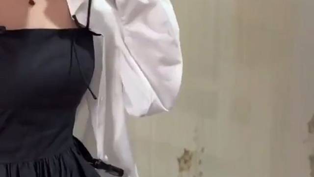 收了钱，就要懂的人情世故呀姑娘