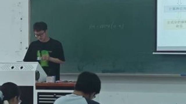 答辩顺利结束接下来就让我们一起开启2025赛季吧 #论文答辩 #毕业快乐