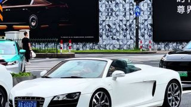 50万的奥迪r8敞篷，既有面子，又有颜值，还要啥小米su7ultra#奥迪r8 #小米su7ultr