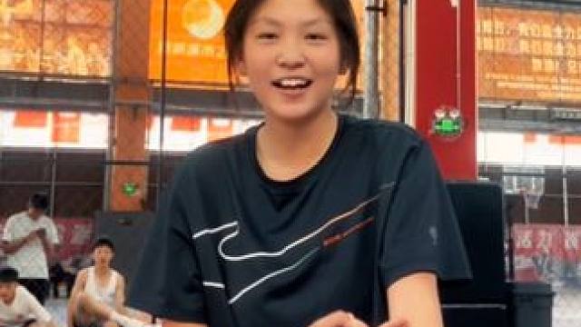 兄弟们，她说她每天600颗#校园篮球 #篮球