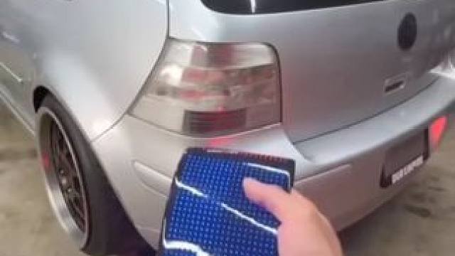 这么酷的车载LED屏，不得把我朋友迷成制杖~ #玩个很新的东西  #车载好物