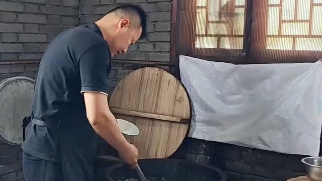 就是，搅团不放汁子韮菜你吃锤子里[捂脸]