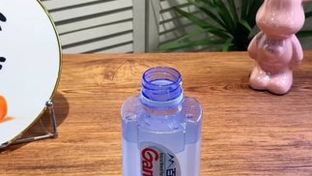 加湿器 拧在水瓶上就能用的加湿器你见过嘛?小巧便槜很安静，出门带上也方便。#水瓶加温器 #甜甜圈加湿