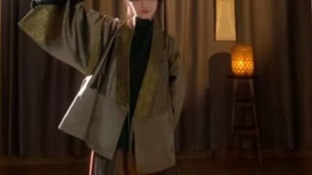 说书先生在清嗓～ #国风古韵 #古典舞 #向全世界展示中国舞 #舞蹈日常